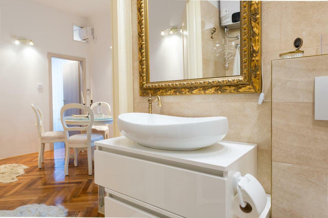 Elegant & Enchanting - Apartment At Old Town Entrance - Dubrovnik Dış mekan fotoğraf